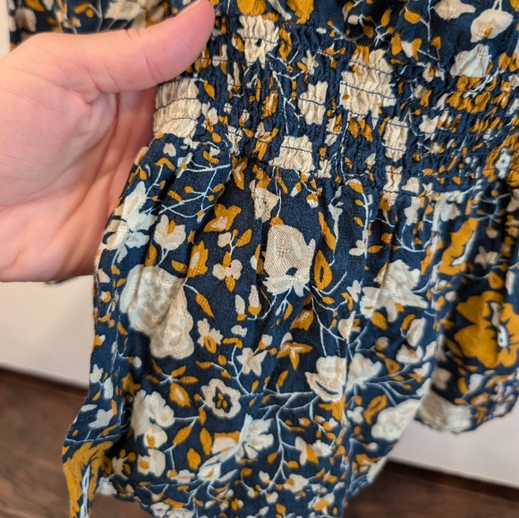 UNIVERSAL THREAD floral printed cinched waist long sleeve blouse size small - Picture 3 of 9